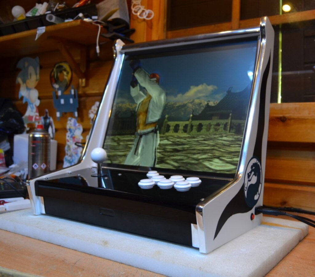mini arcade with retro games